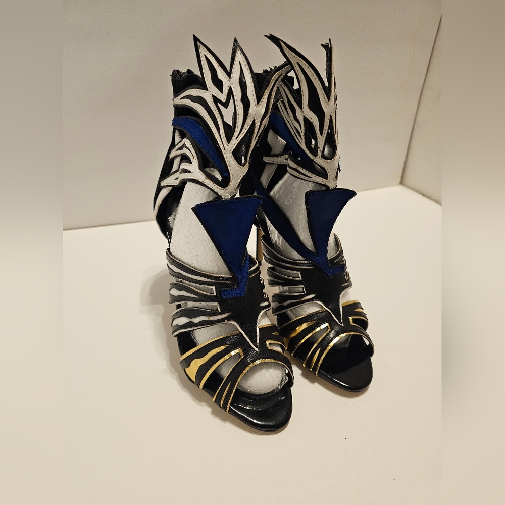 Shoes - Picture 5 of 5
